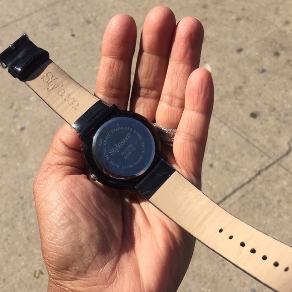 Watch - Picture 3 of 4